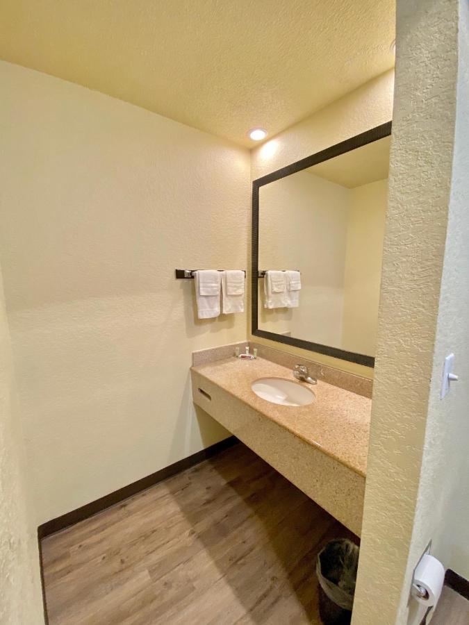 Travelers Inn Elizabeth City Exterior photo